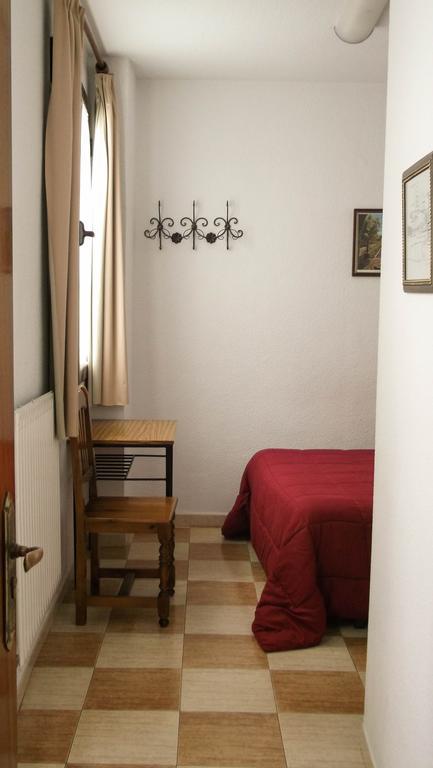 גרנדה Pension Ciudad Navarro Ramos חדר תמונה