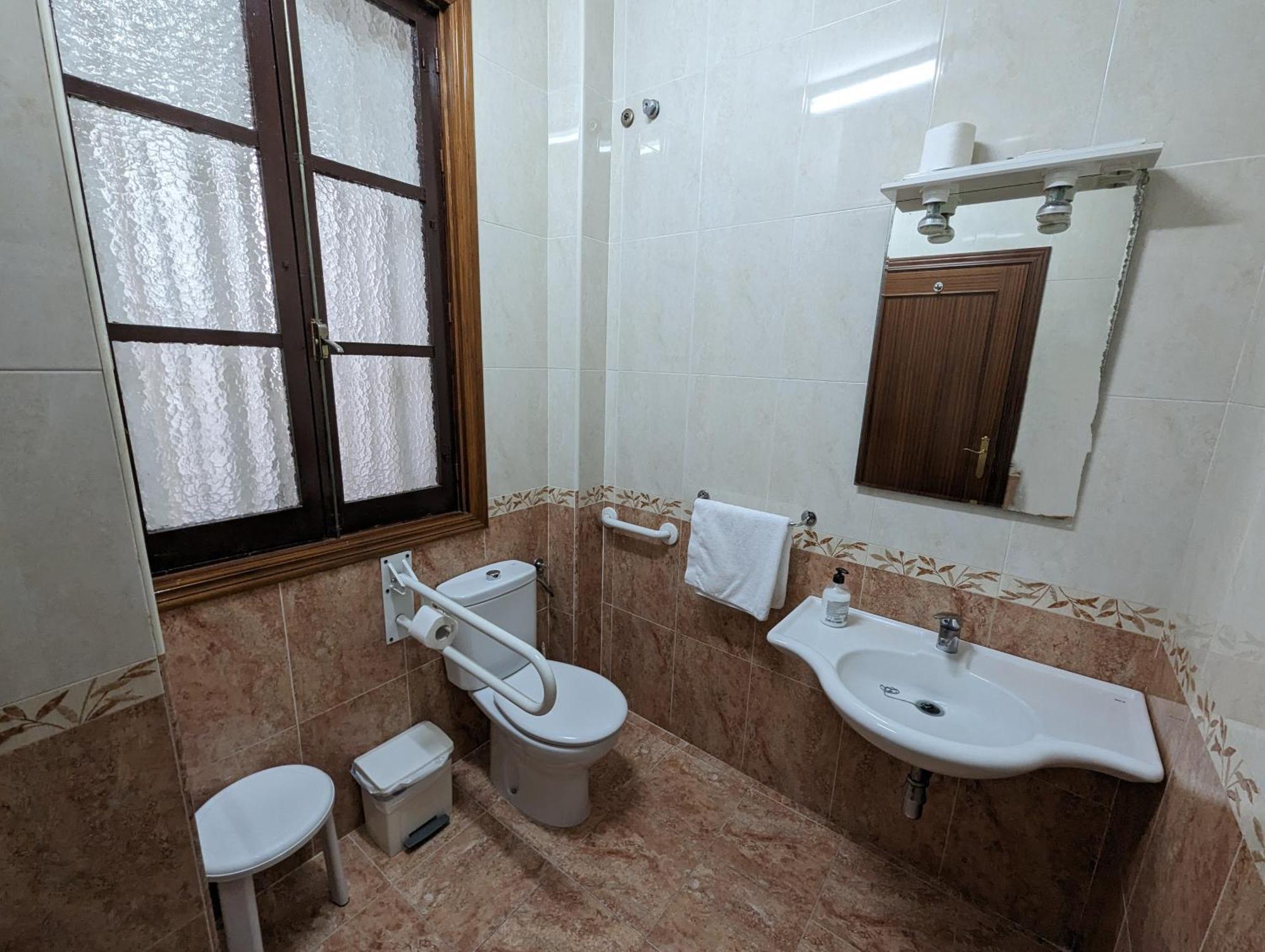 גרנדה Pension Ciudad Navarro Ramos מראה חיצוני תמונה
