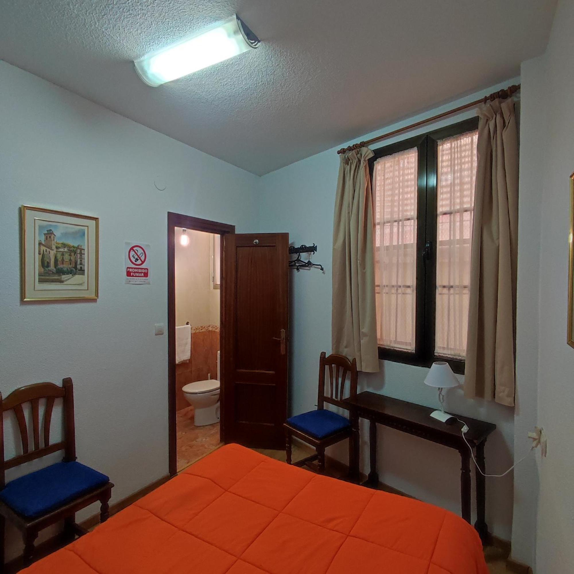 גרנדה Pension Ciudad Navarro Ramos מראה חיצוני תמונה