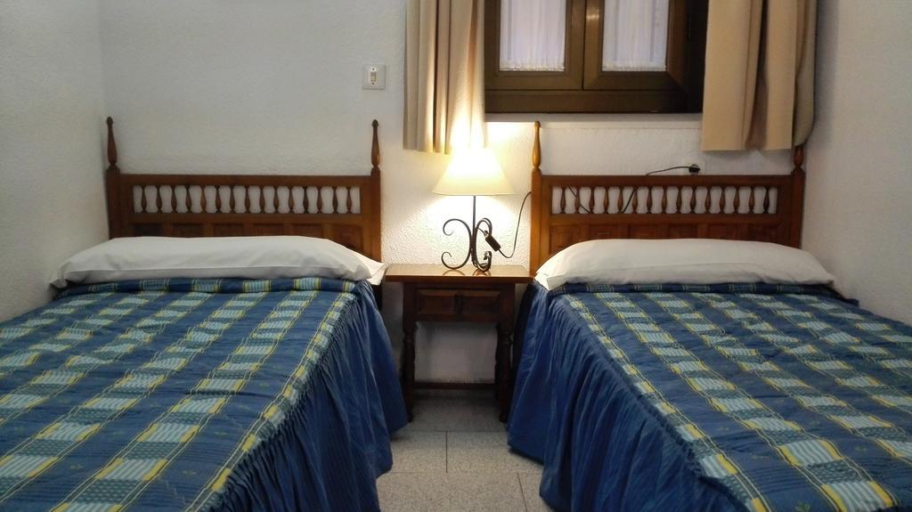 גרנדה Pension Ciudad Navarro Ramos מראה חיצוני תמונה